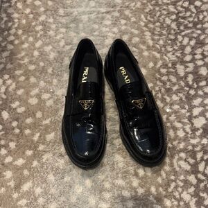 Prada classic loafers worn twice! Size 38.